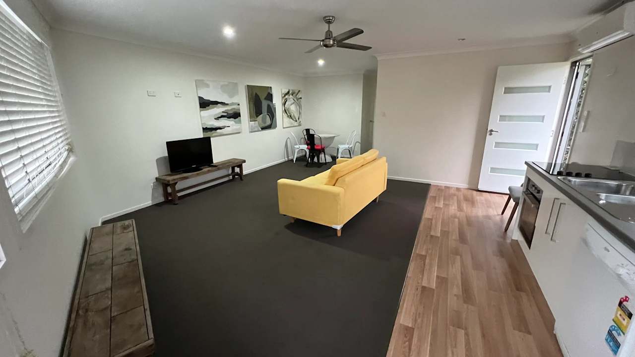 Whole property with 2 rooms for rent