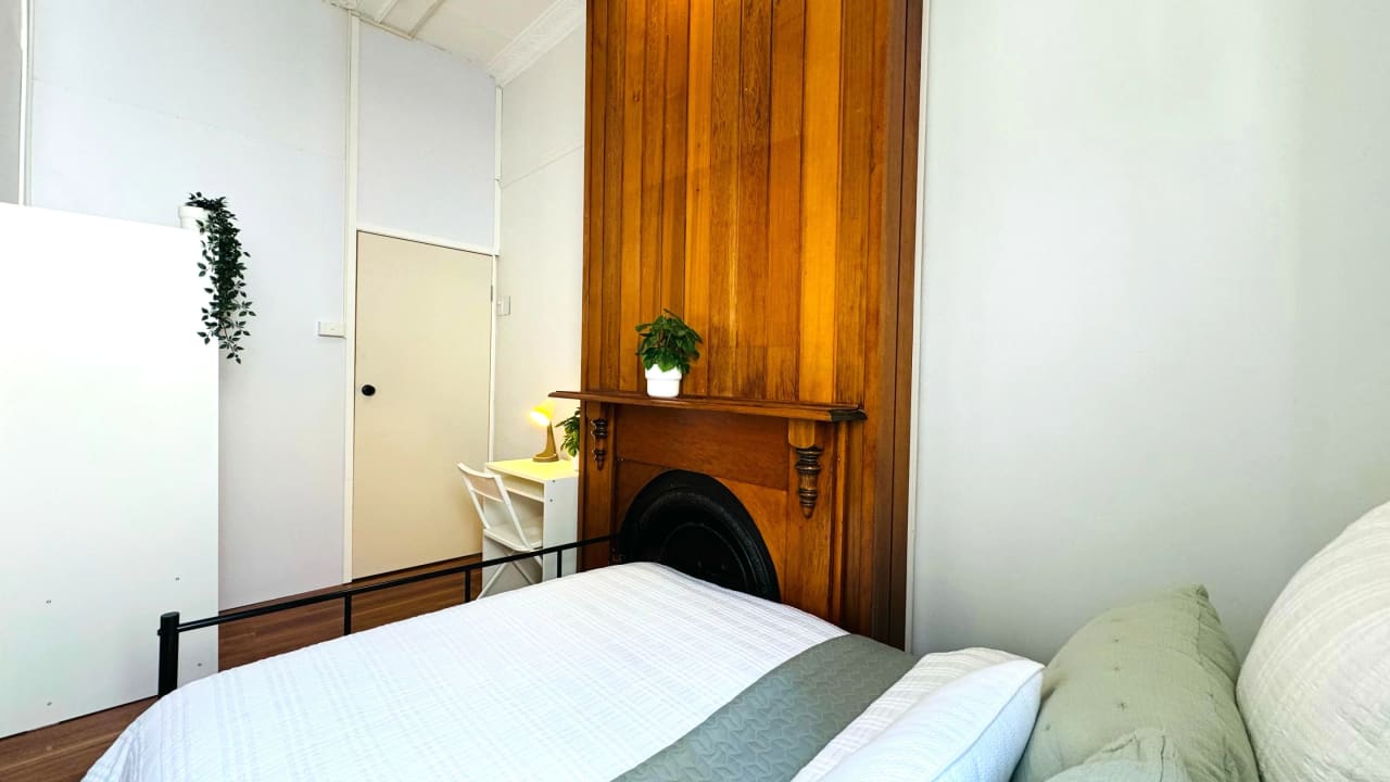 Furnished room in a share house