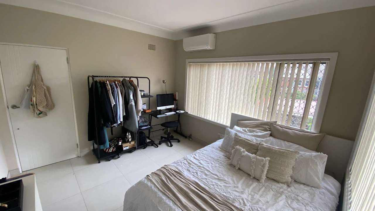 Room in a share house