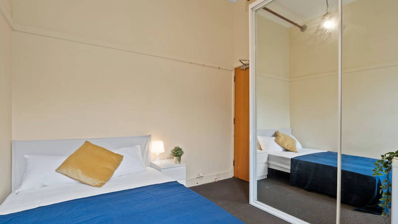 Furnished room in a share house