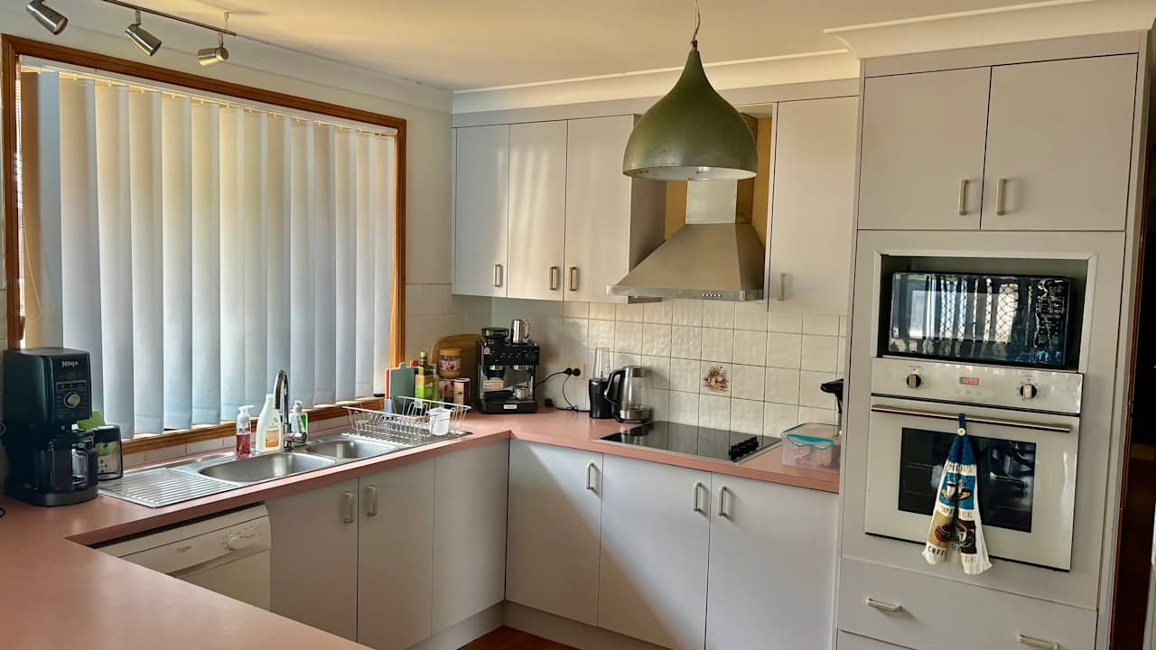 Unfurnished room in a share house