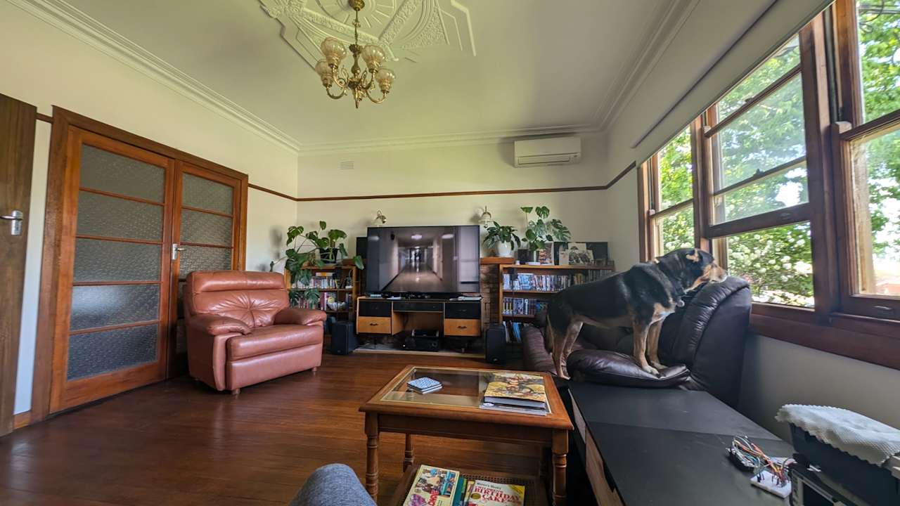 Room in a share house