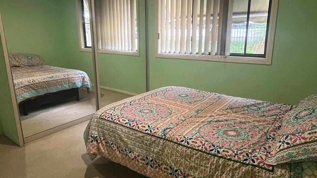 Room in a share house