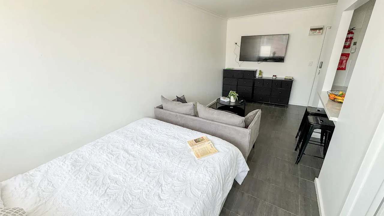 Furnished room studio flat for rent