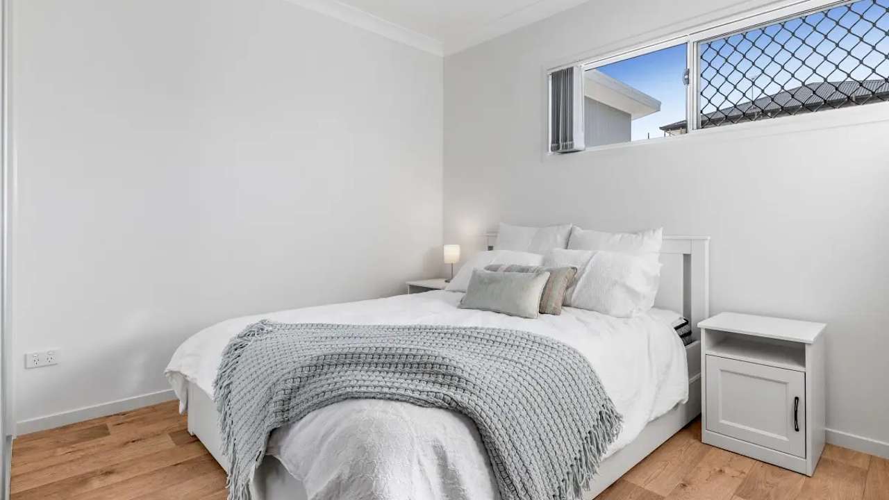 Furnished room studio flat for rent