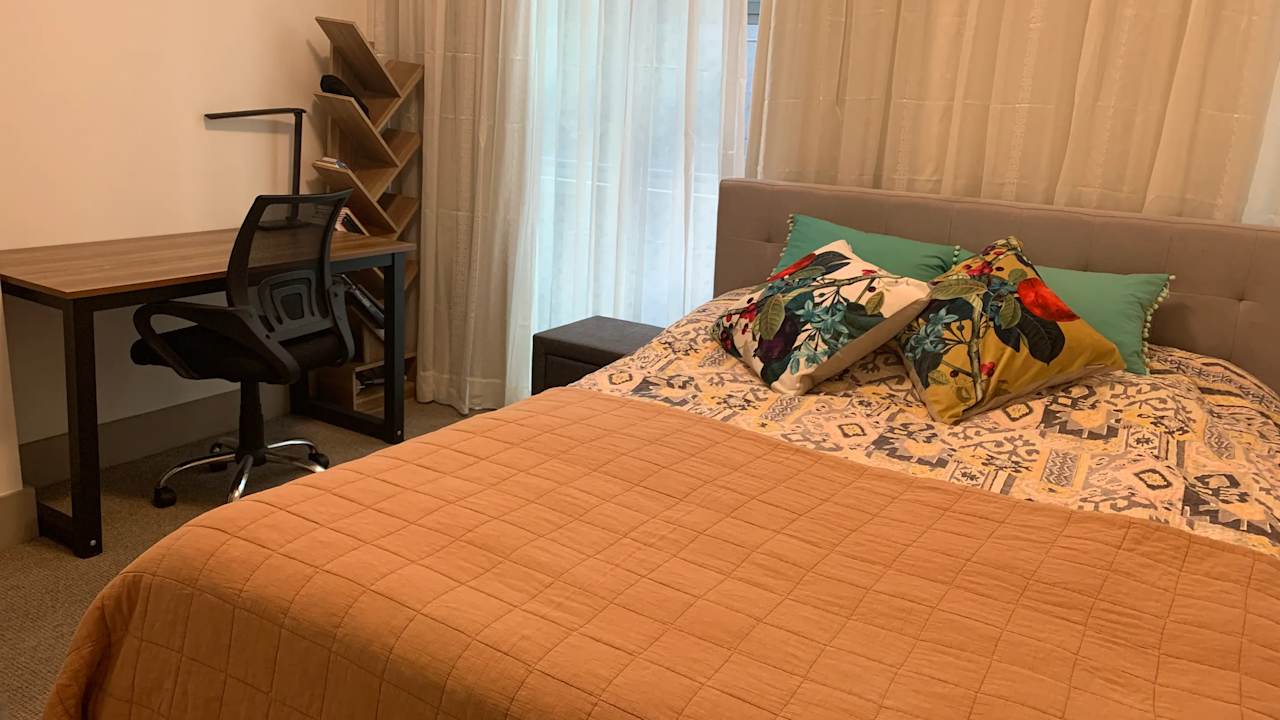 Furnished room in a flatshare