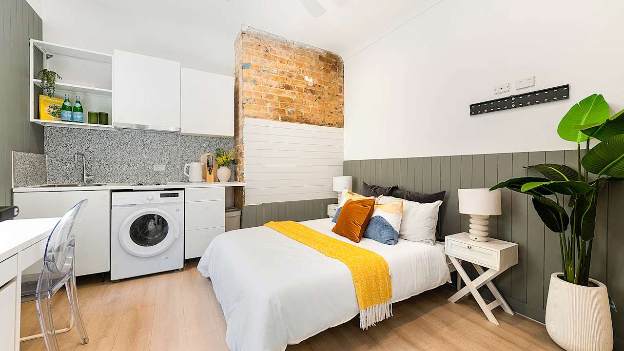 Room studio flat for rent