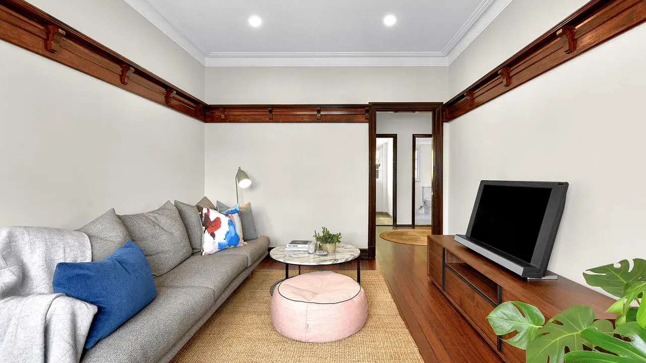 Unfurnished room in a flatshare