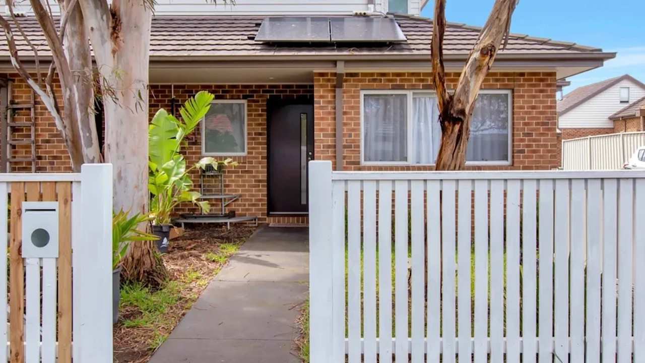 Unfurnished room in a flatshare