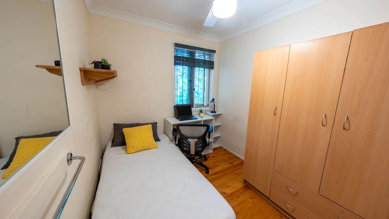 Furnished room in a share house