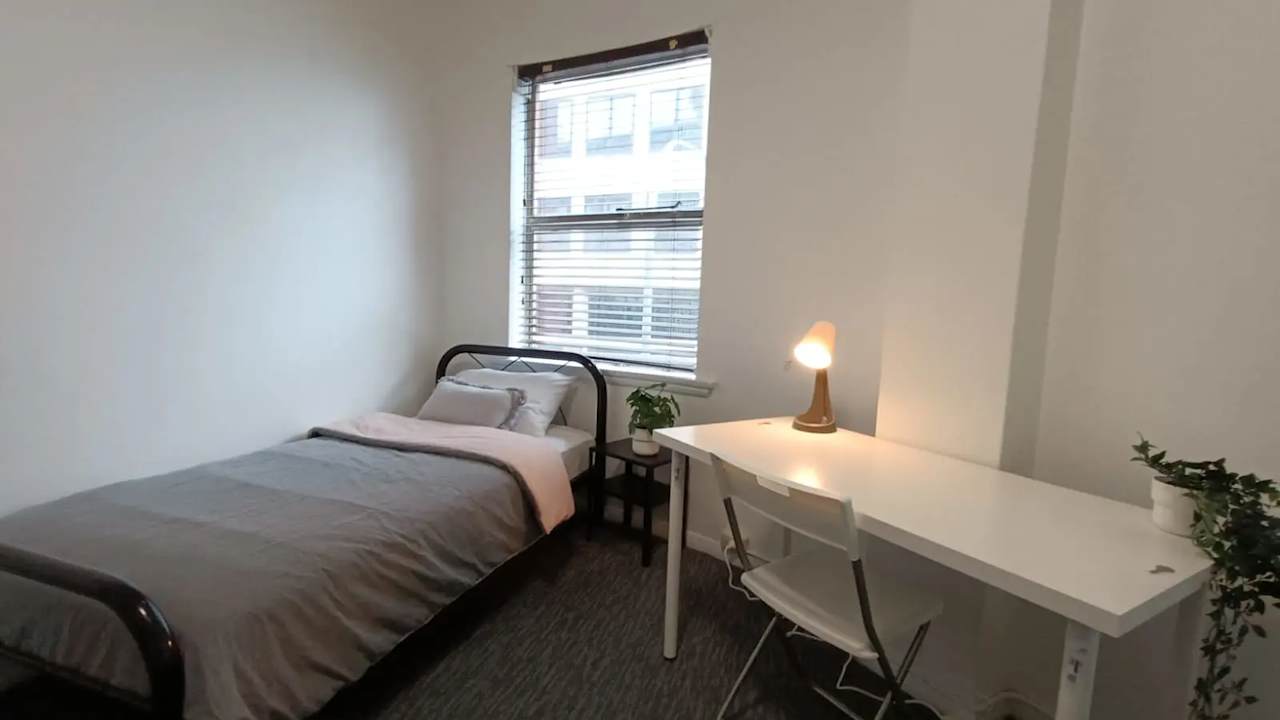 Furnished room in a share house