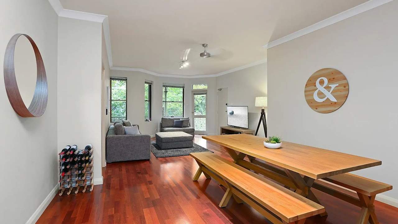 Furnished room in a flatshare