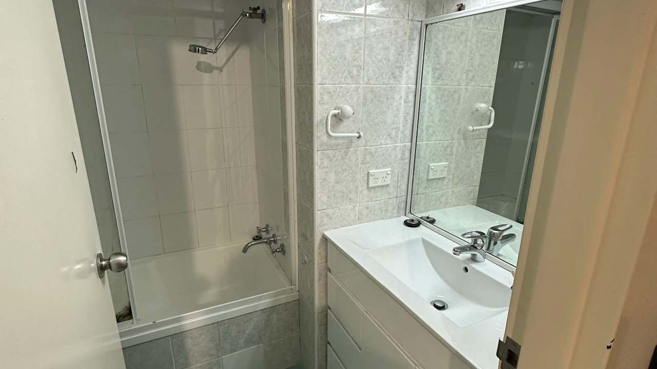Furnished room with own bathroom