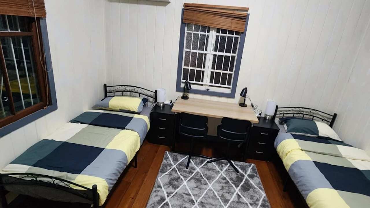 Furnished room with ensuite in a flatshare