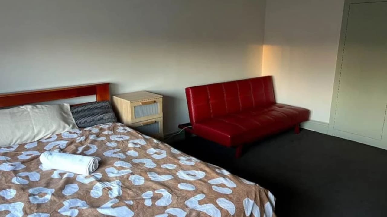 Furnished room in a share house