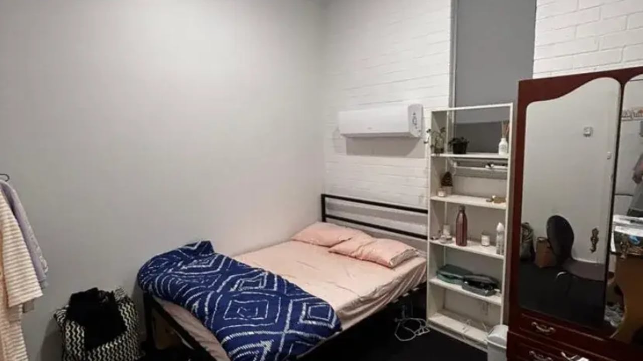 Furnished room in a share house