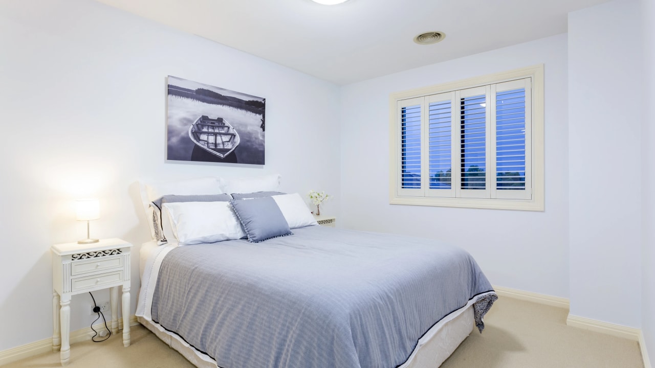 Room in a share house