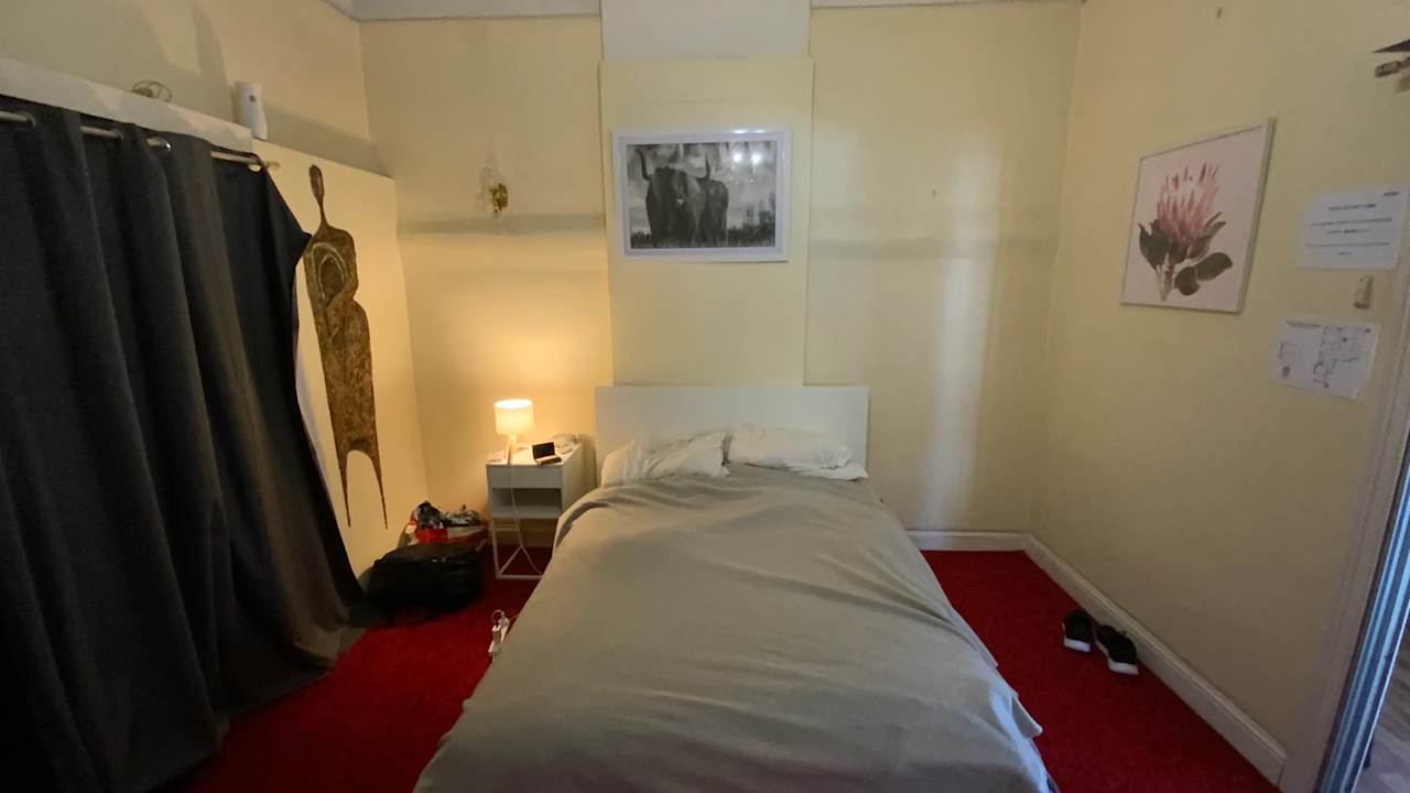 Furnished room in a share house