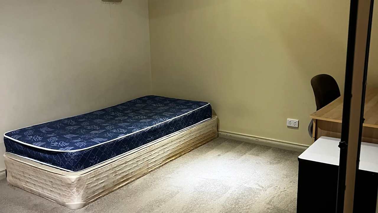 Room in a share house