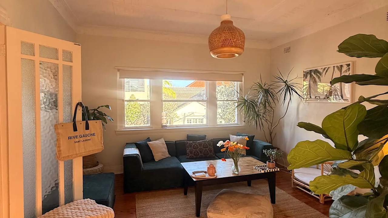 Furnished room in a share house