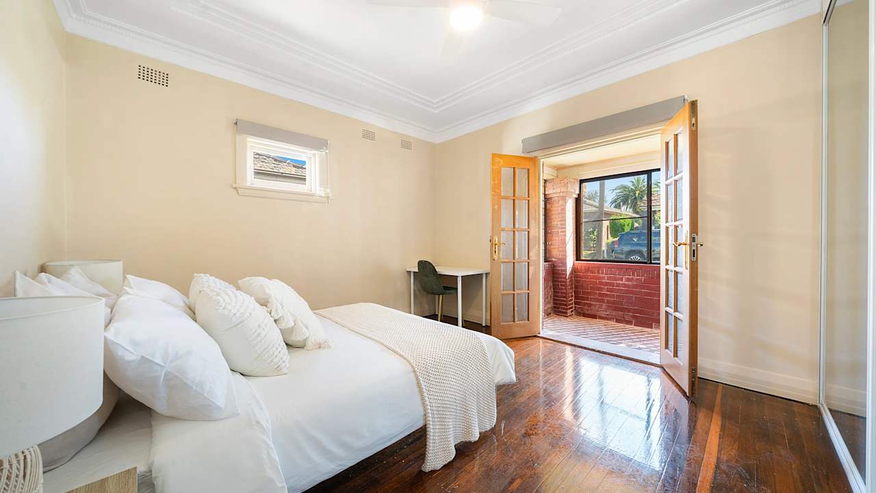 Room in a share house