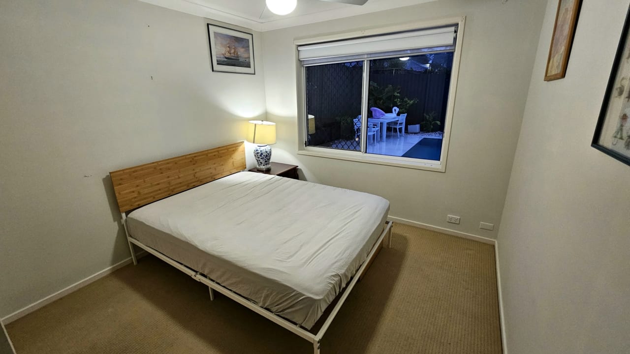 Furnished room in a share house