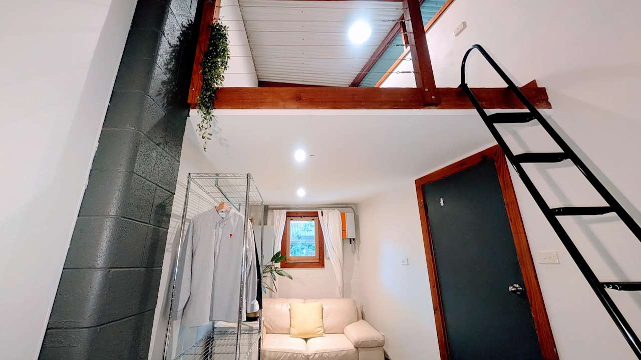 Furnished room in a share house