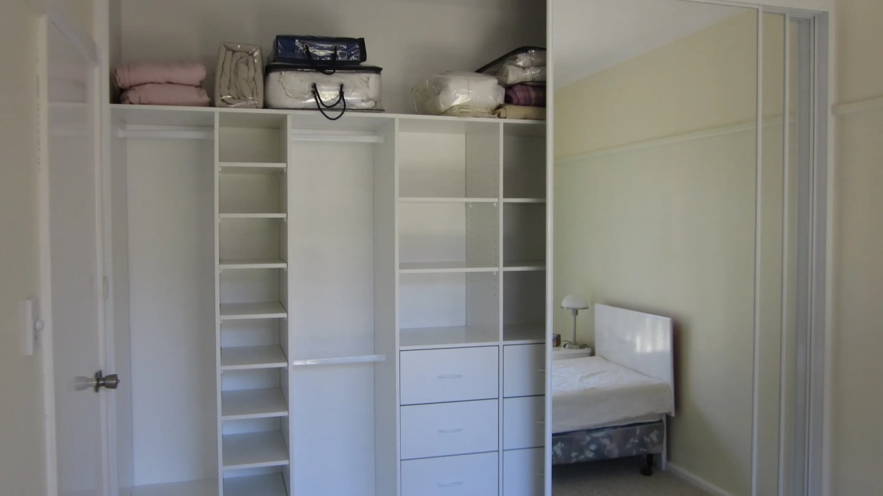 Room in a share house
