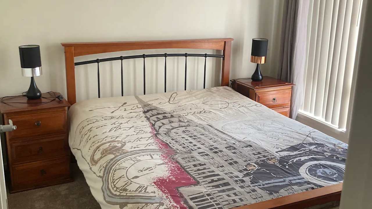 Furnished room in a share house