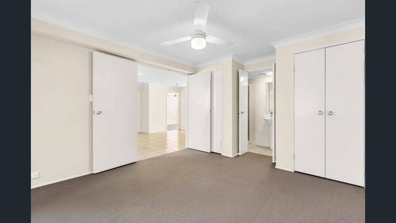 Furnished room with ensuite in a flatshare