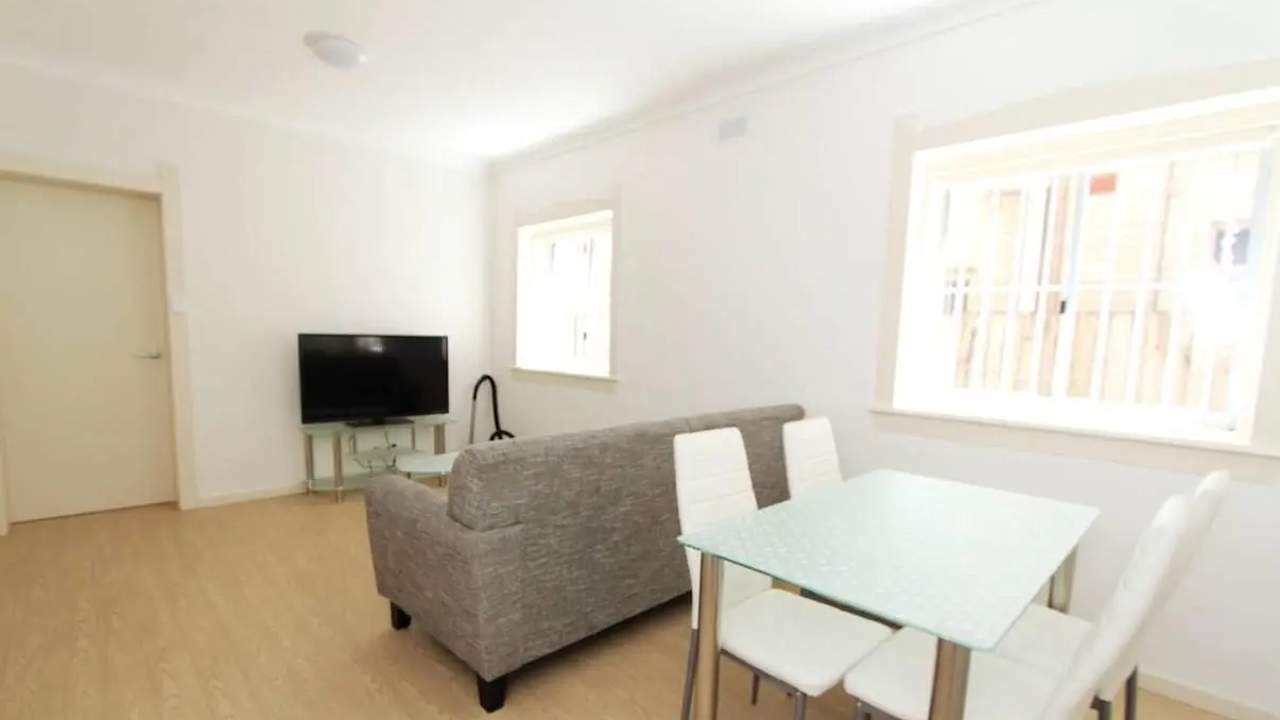 Whole property with 2 rooms for rent