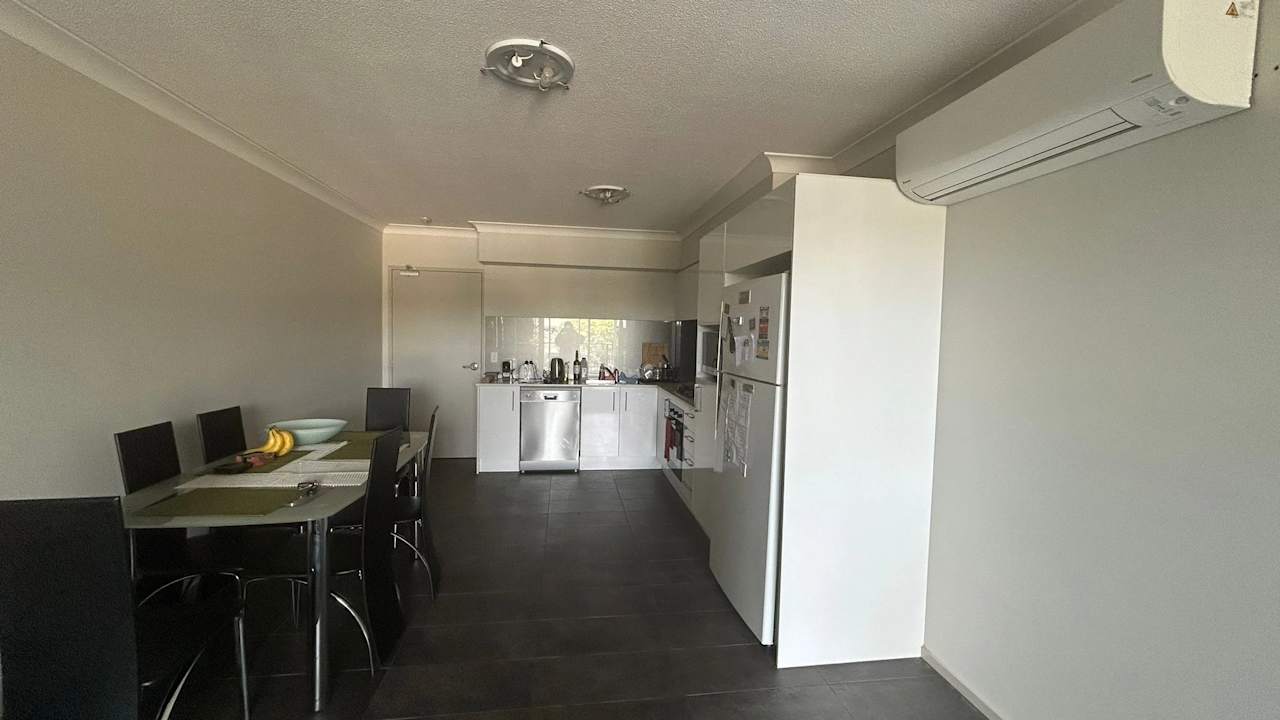 Furnished room with ensuite in a flatshare