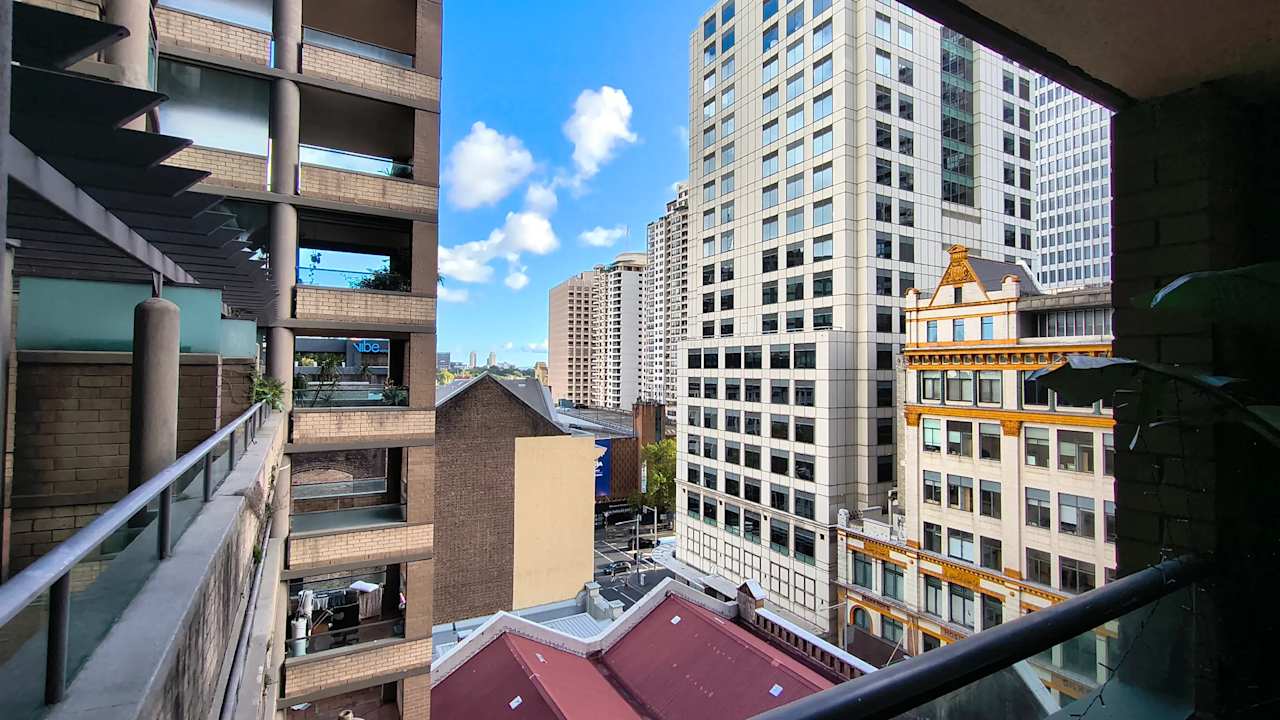 Furnished room in a flatshare