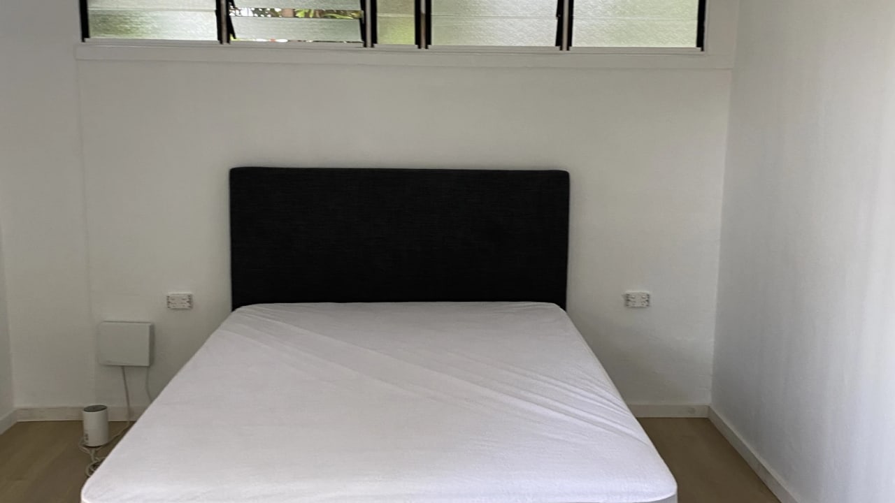 Room in a share house