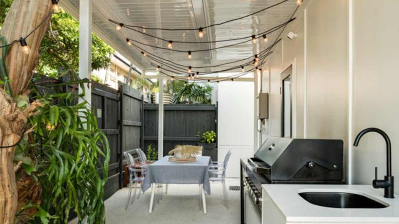 Room in a share house