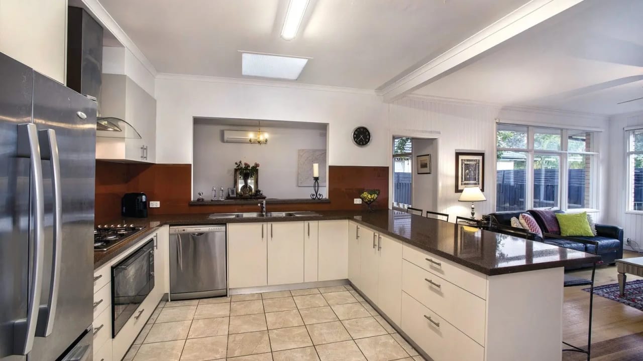 Room in a share house