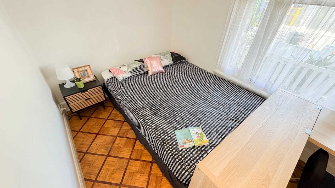 Furnished room in a share house