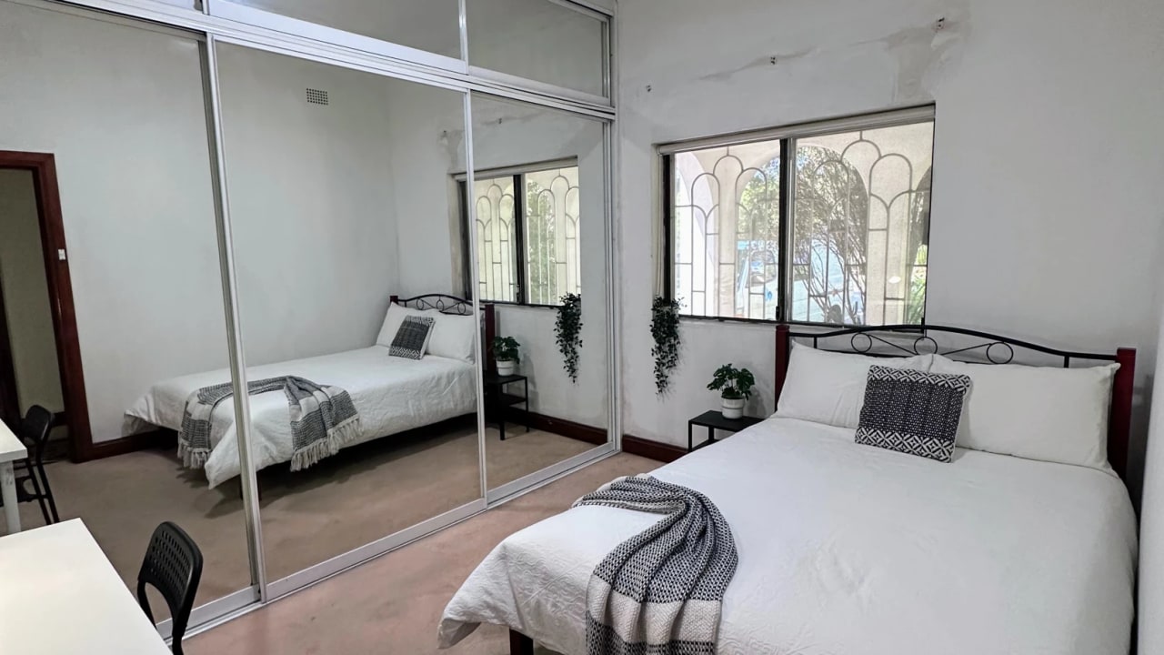 Furnished room in a share house