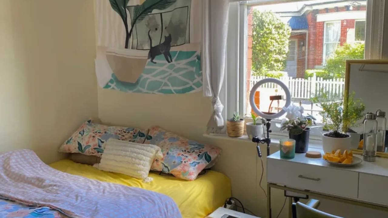 Unfurnished room in a share house