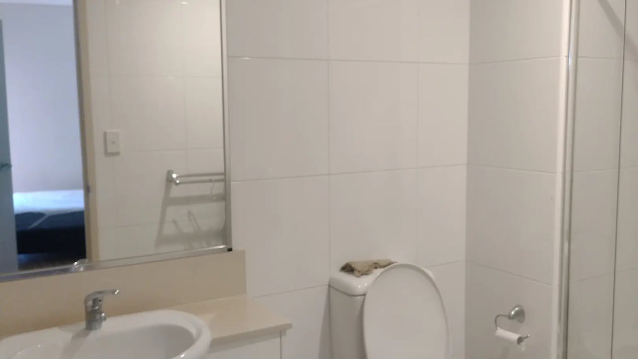 Furnished room with ensuite in a flatshare