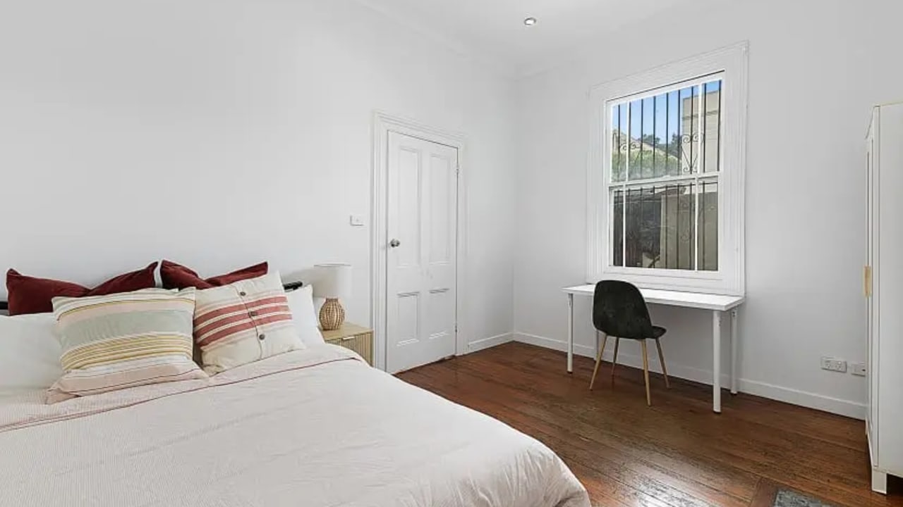 Room in a share house