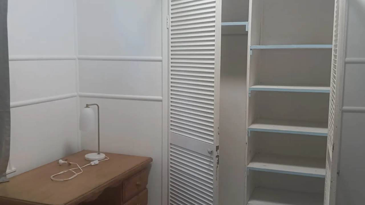 Room in a share house