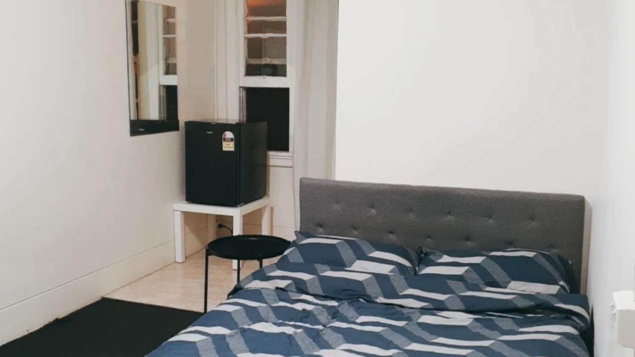 Furnished room in a flatshare