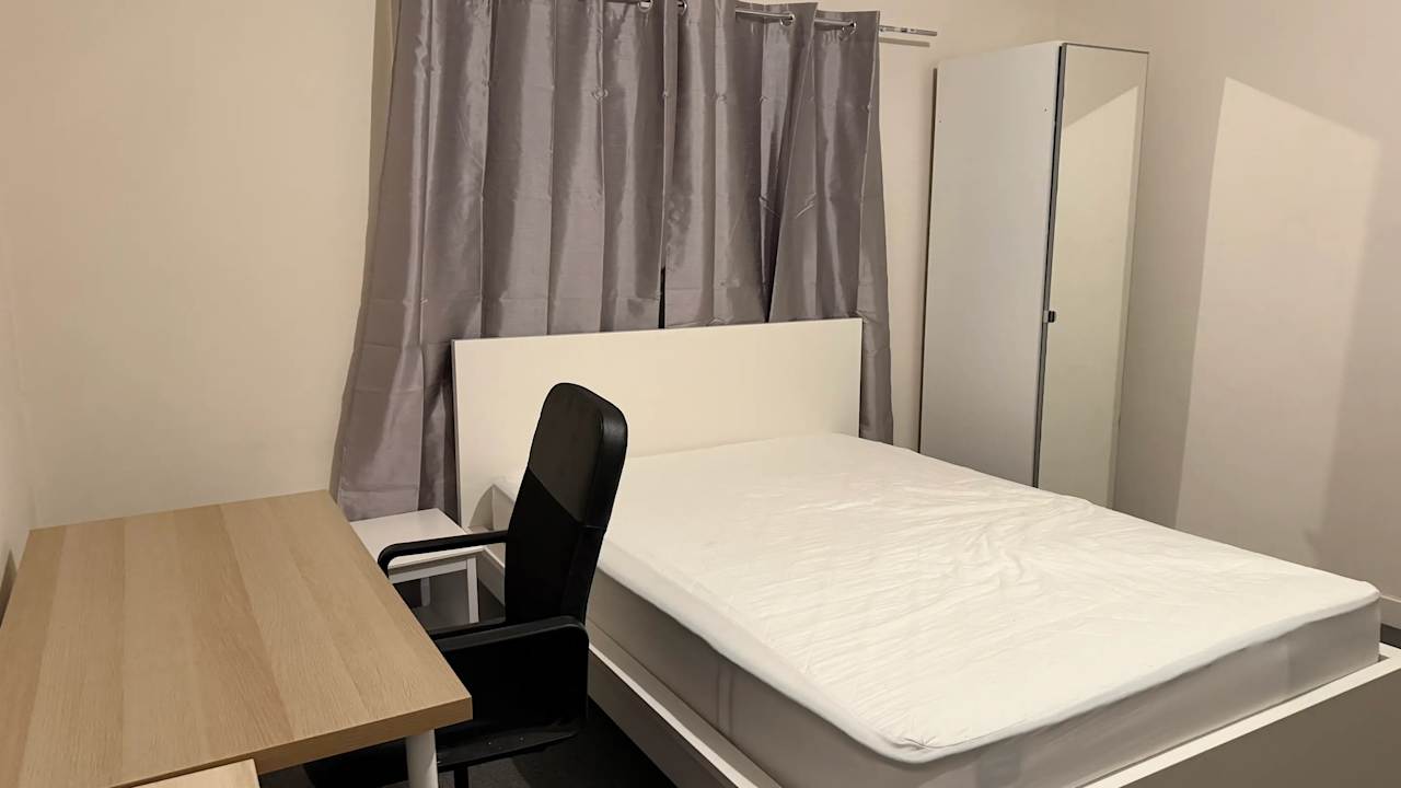 Furnished room in a share house