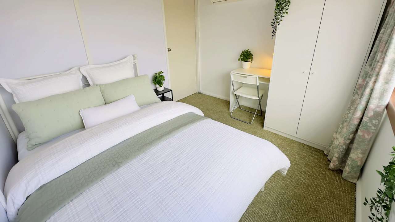 Furnished room in a share house