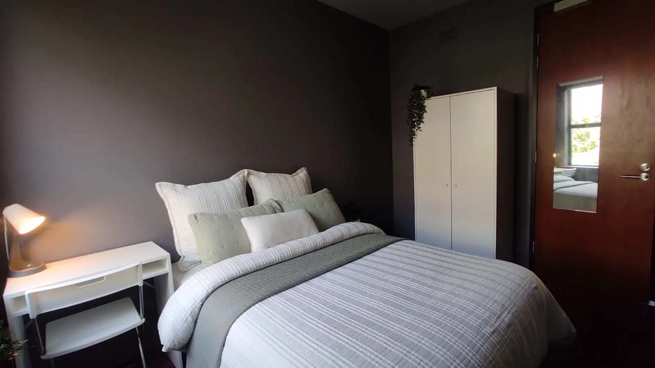 Furnished room in a flatshare