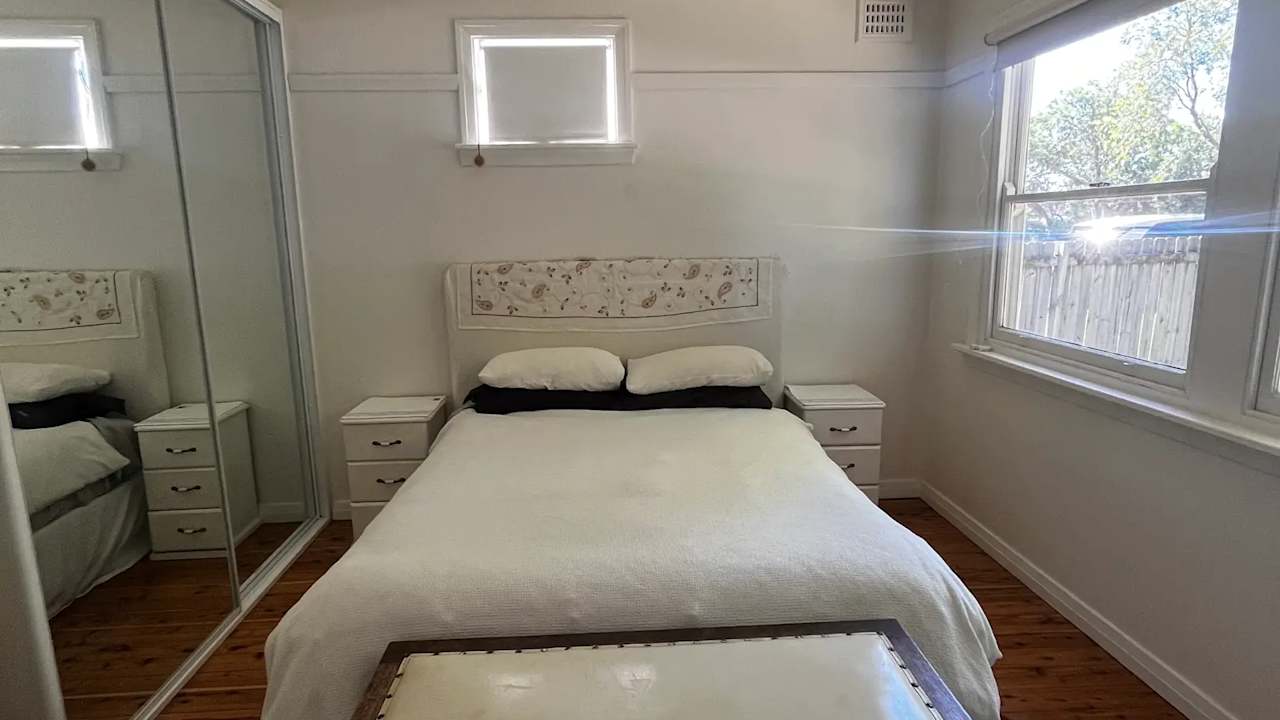 Room in a share house