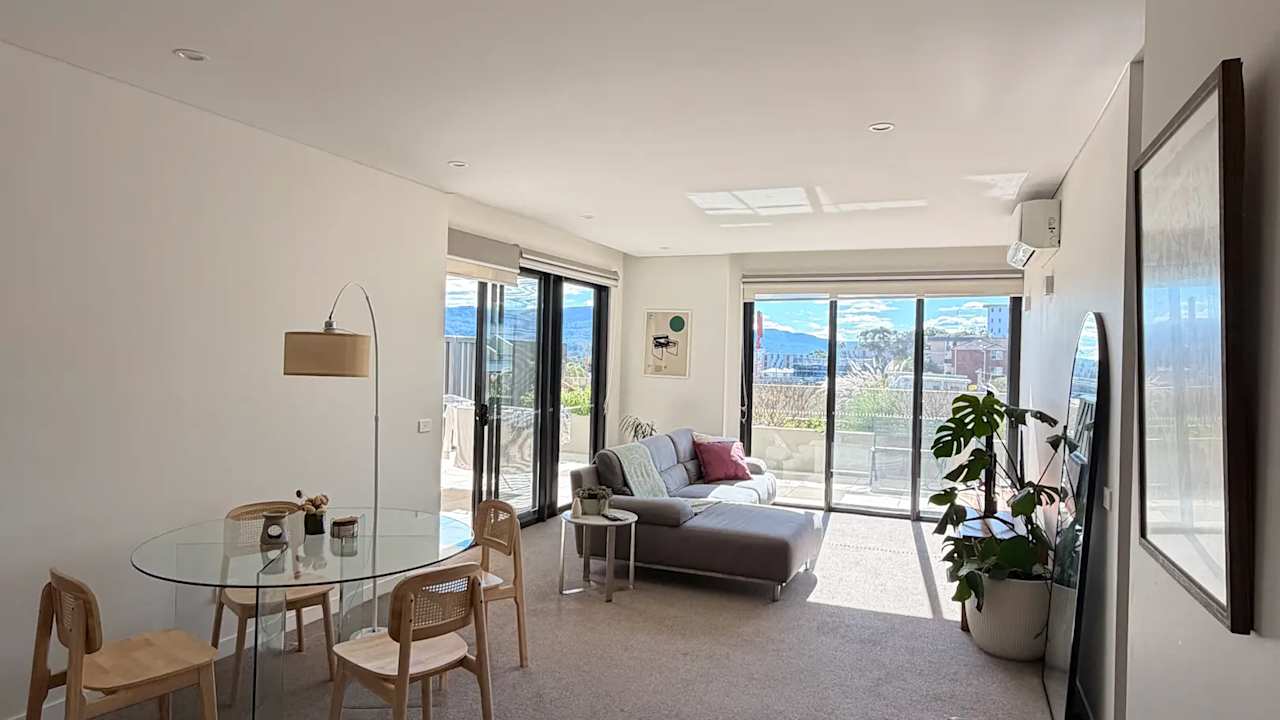 Unfurnished room with own bathroom