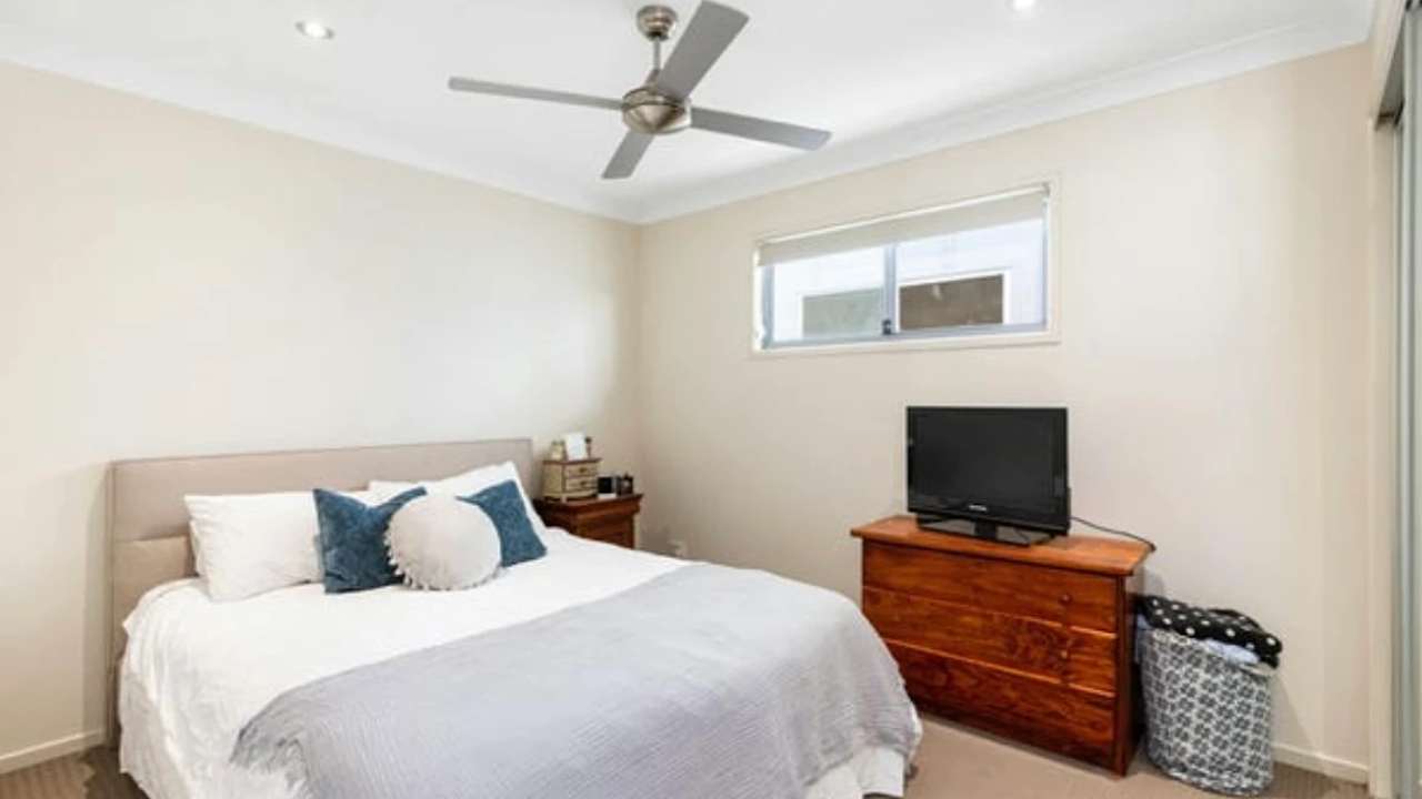 Unfurnished room in a share house