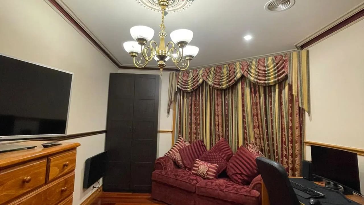 Furnished room in a share house
